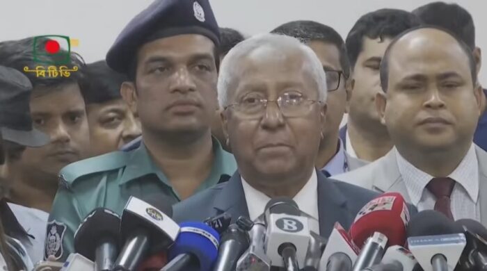 ত্রয়োদশ জাতীয় সংসদ নির্বাচন ও গণভোটের তফসিল আগামীকাল ঘোষণা করা হবে (ইসি)
