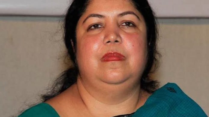 লালবাগ থানার হত্যা মামলায় গ্রেফতার সাবেক স্পিকার শিরীন শারমিন চৌধুরীকে আদালতে আনা হয়েছে