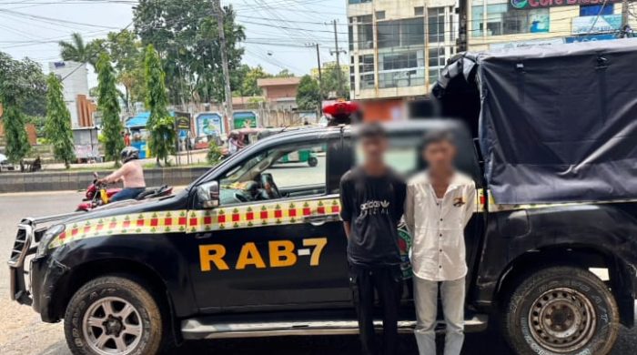 চট্টগ্রামে র‍্যাবের অভিযানে  পটিয়া থানা এলাকা থেকে ইয়াবা’সহ আটক ২